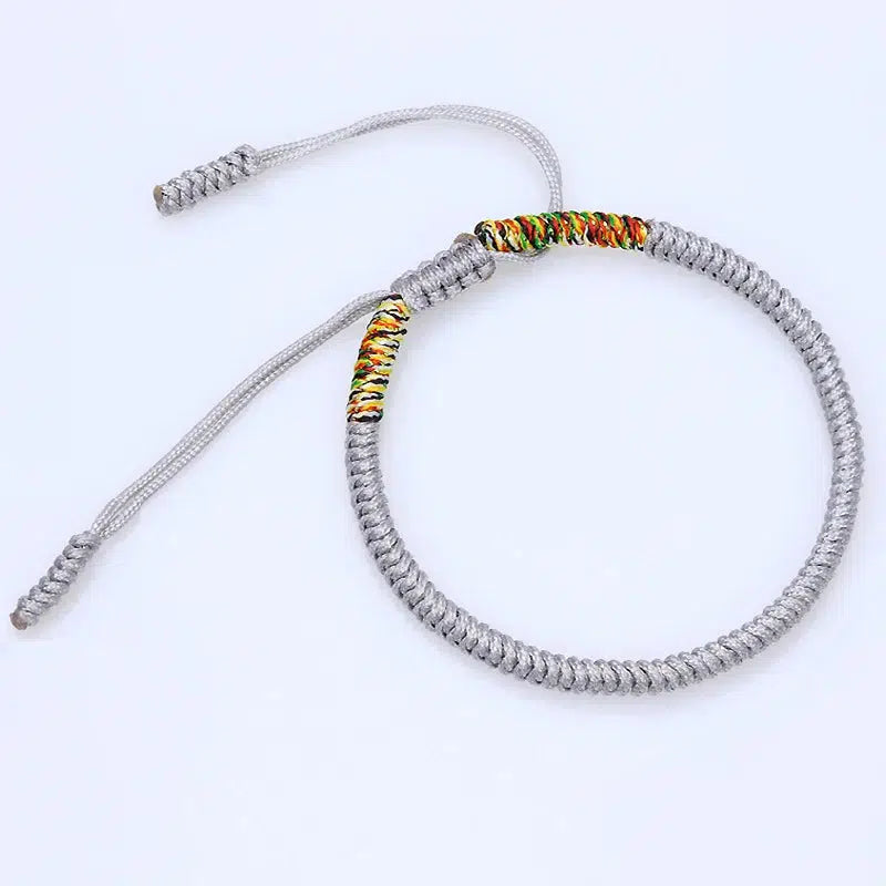 Bracelet bouddhiste nœud de la chance couleur argent