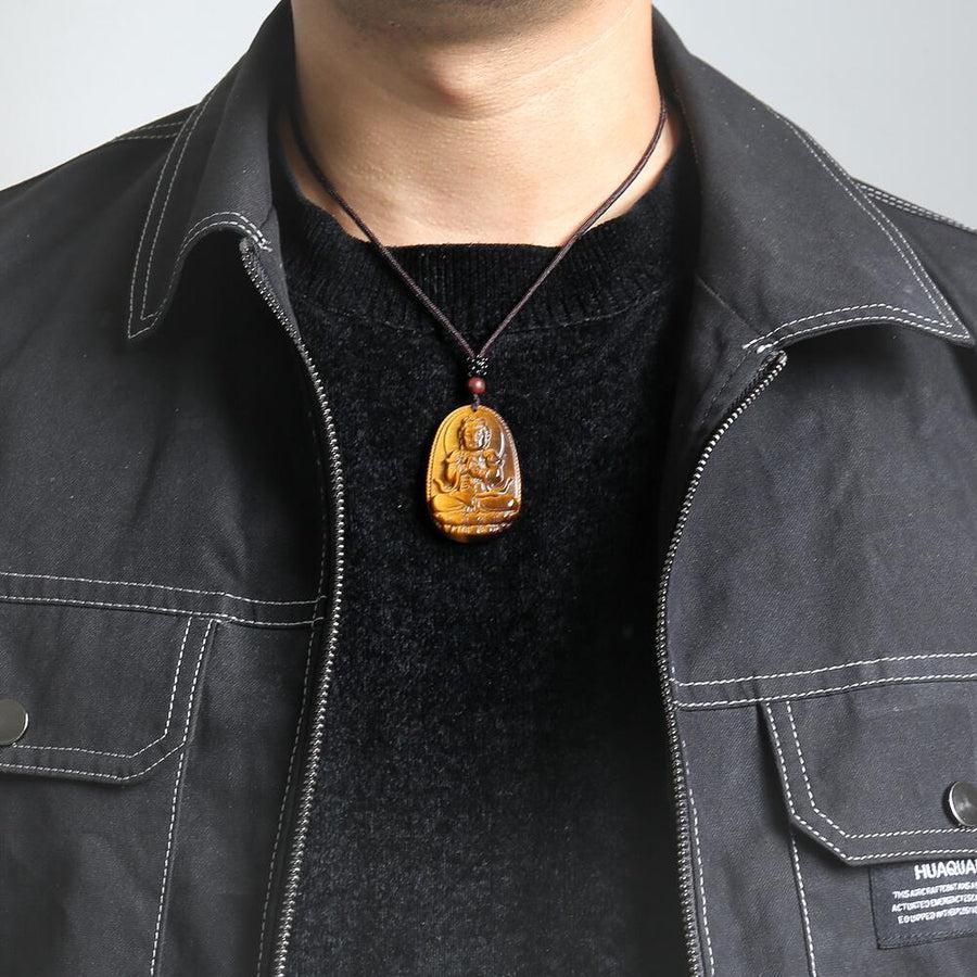 Collier en pierre naturelle en Œil de tigre sculpté à l’effigie de Bouddha
