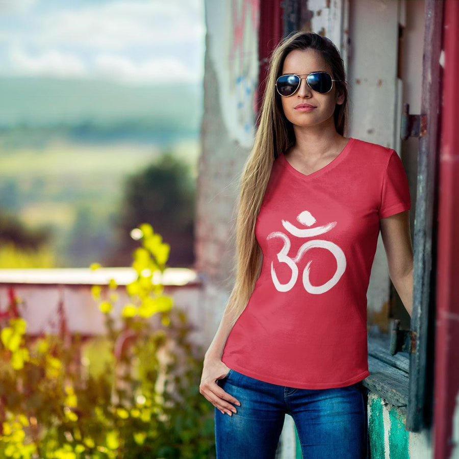 T-shirt col V en coton bio pour femme «Om 4»