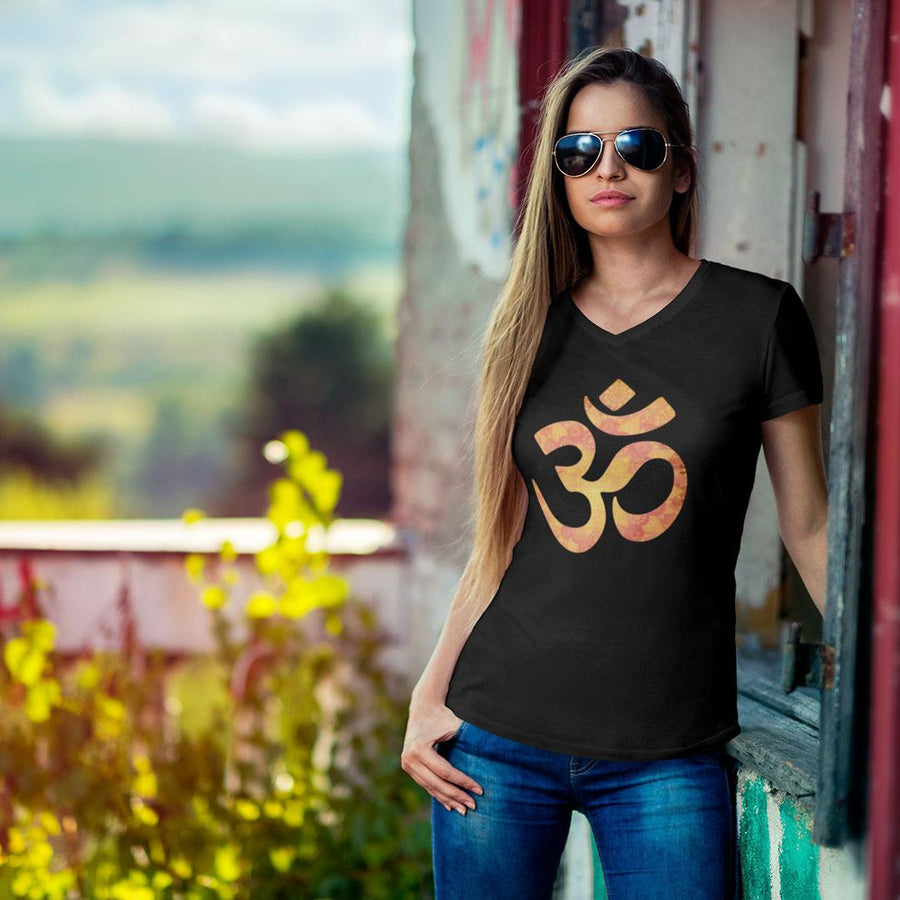 T-shirt col V en coton bio pour femme «Om 5»