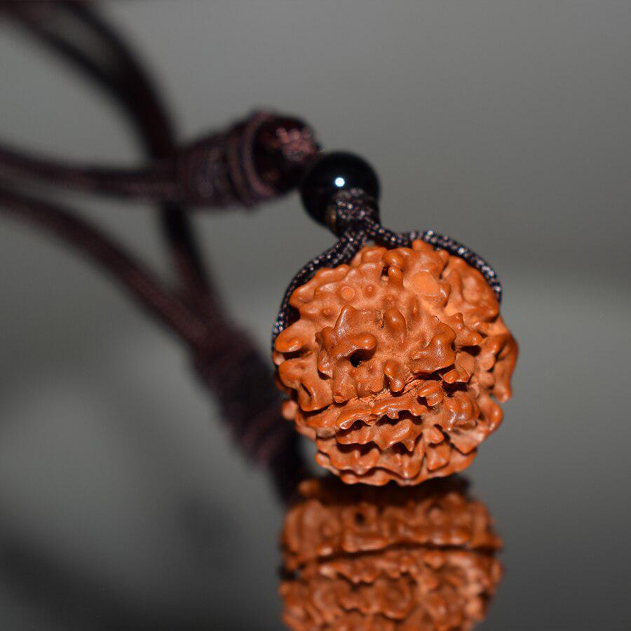 Collier pendentif bouddhiste perle de Rudraksha naturelle