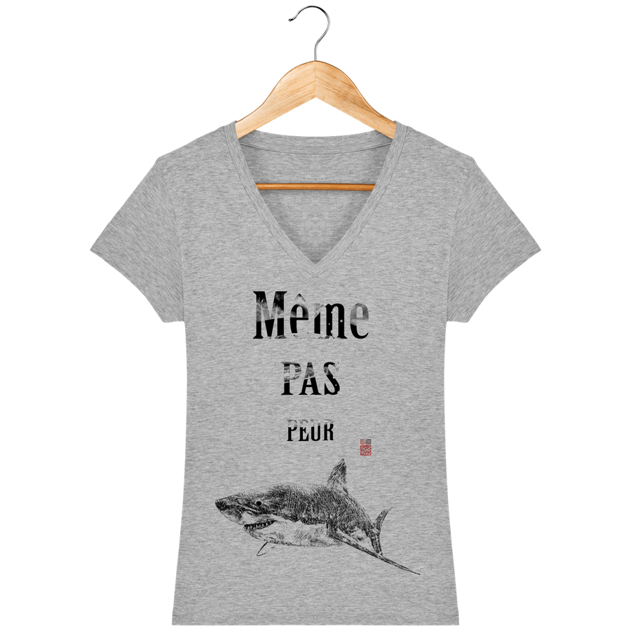 T-shirt col V en coton bio pour Femme "Requin blanc : même pas peur" - Collection Daography