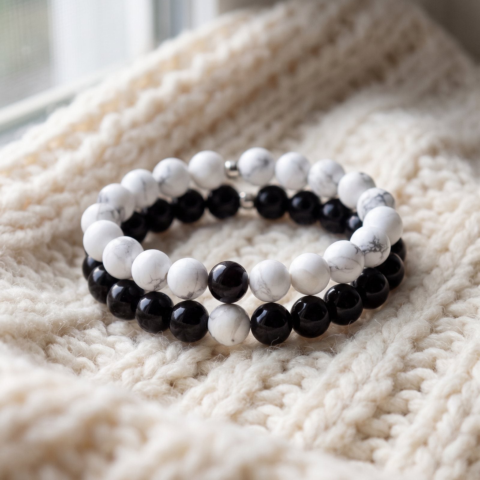 Bracelets Distance™ en Howlite Blanche et Agate Noire