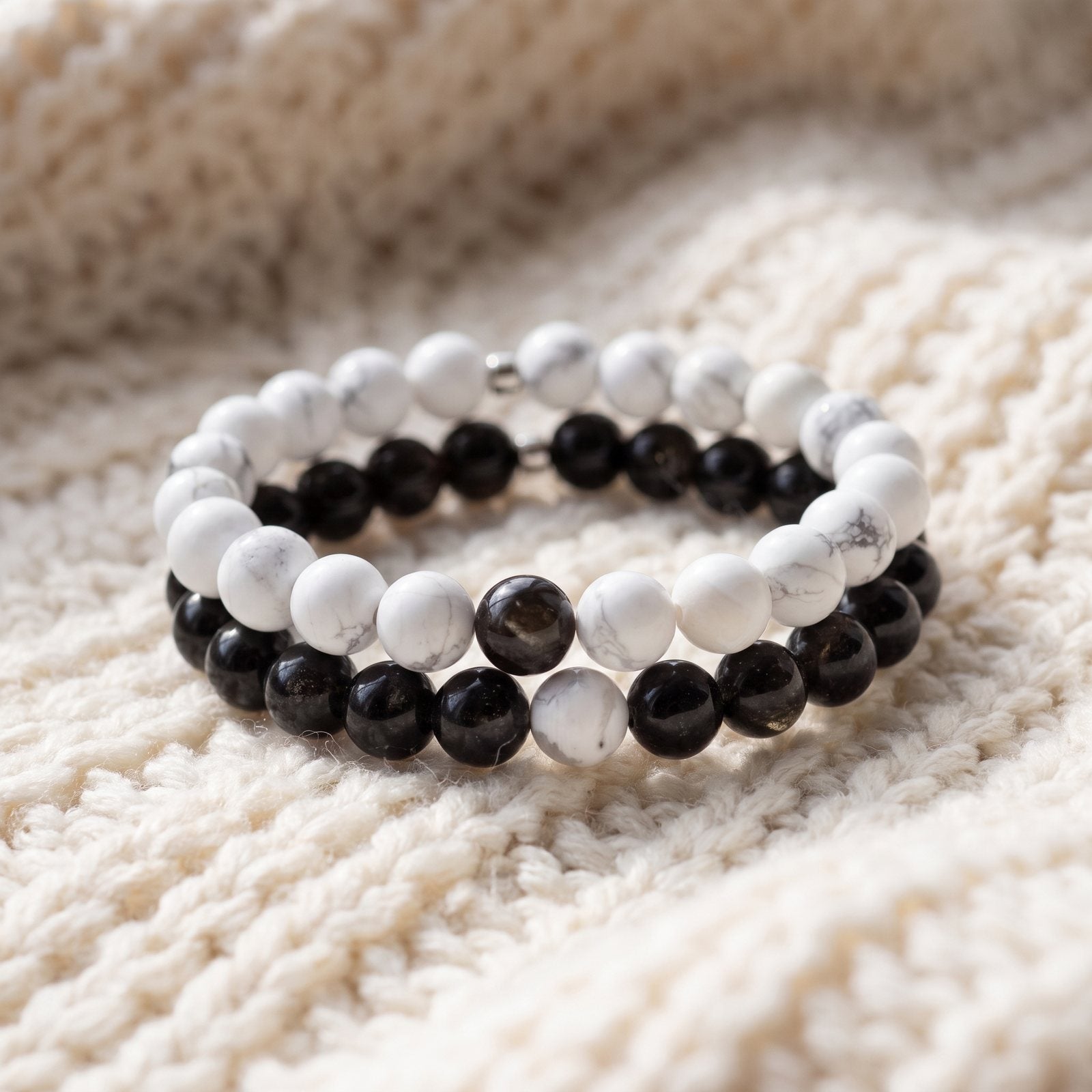 Bracelets Distance™ en Howlite Blanche et Agate Noire