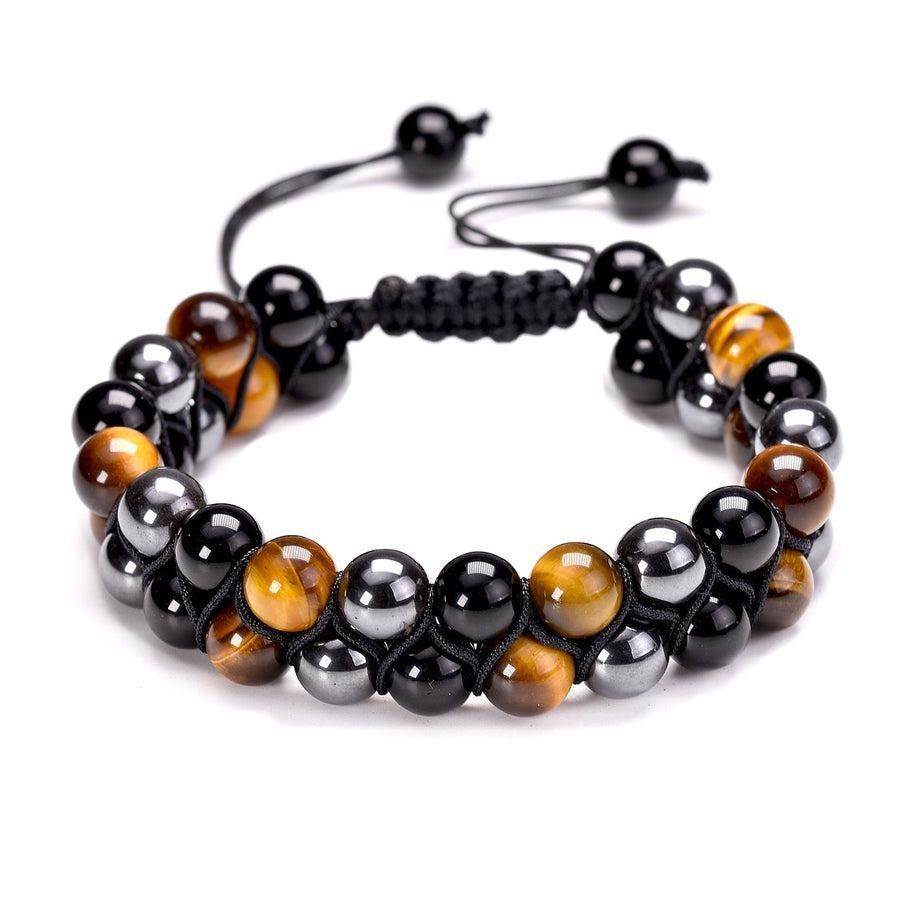 Double bracelet shamballa en perles noires, grises et œil de tigre, vue de face sur fond blanc