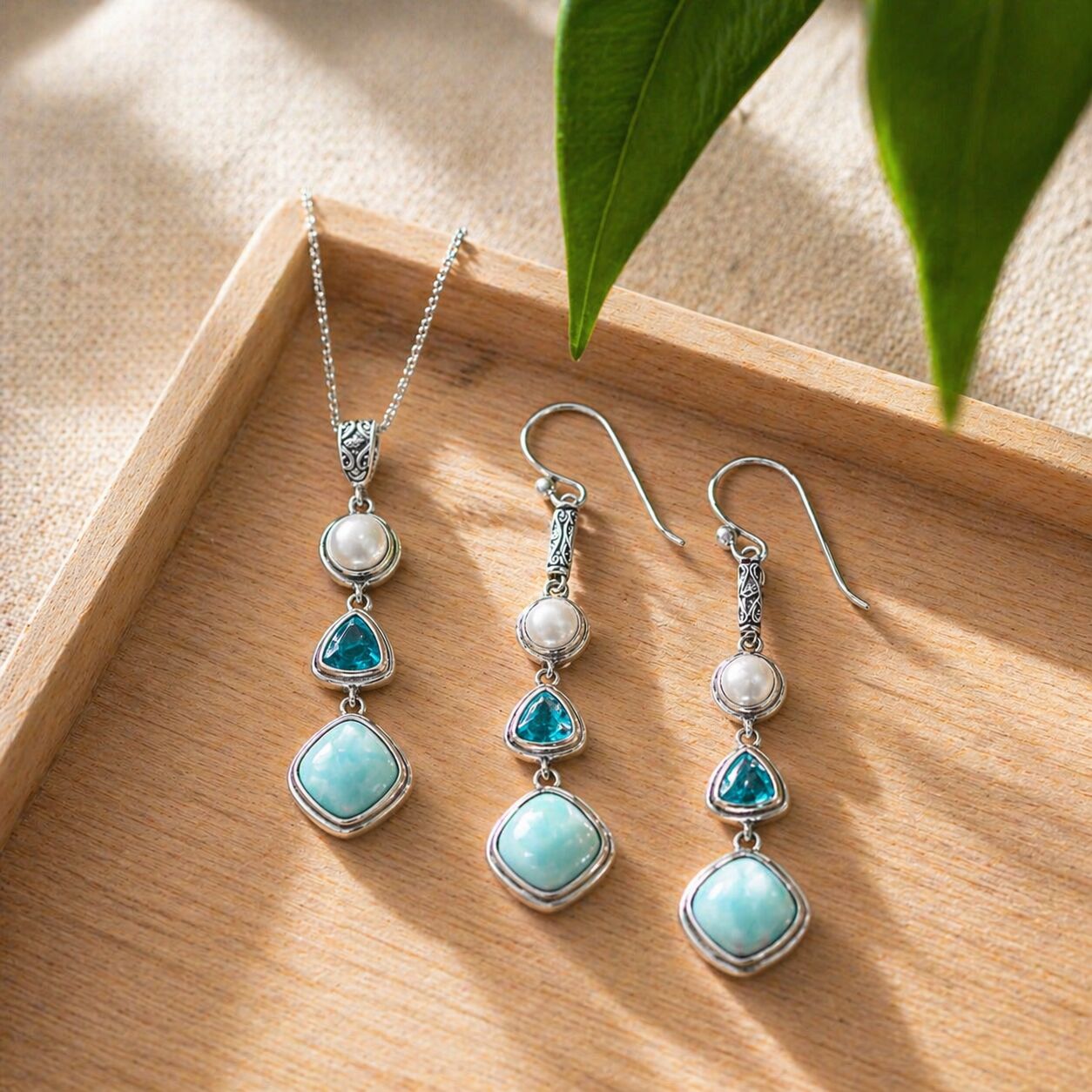 Ensemble Larimar dans un plateau en bois