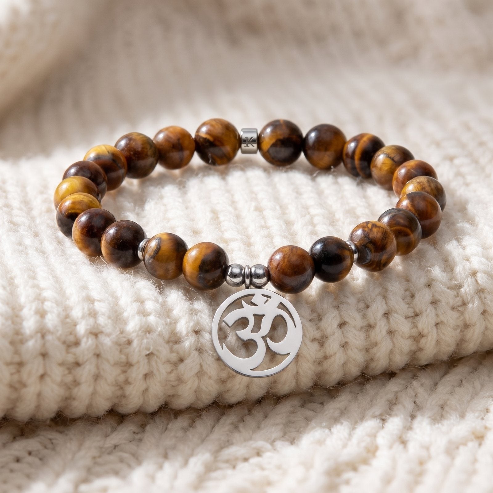 Bracelet en Oeil de Tigre "OM"