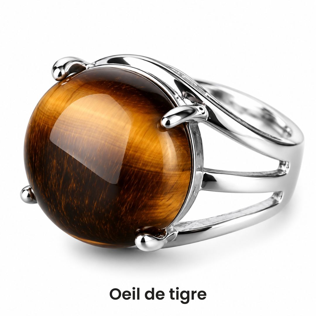 Bague cabochon en pierre sertie griffes