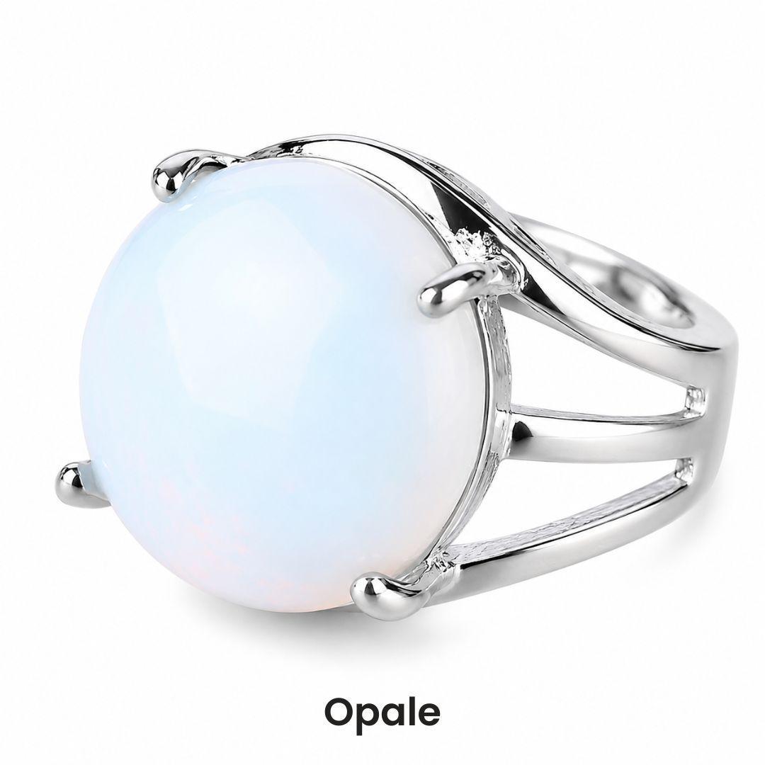 Bague cabochon en pierre sertie griffes