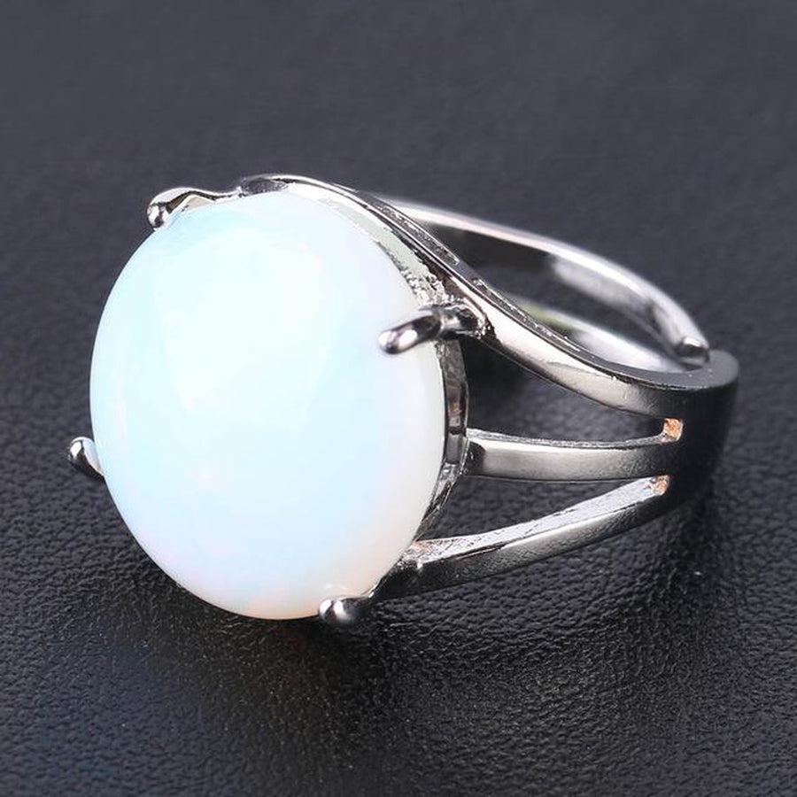 Bague cabochon en pierre sertie griffes