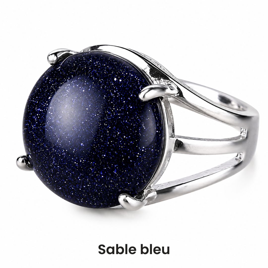 Bague cabochon en pierre sertie griffes