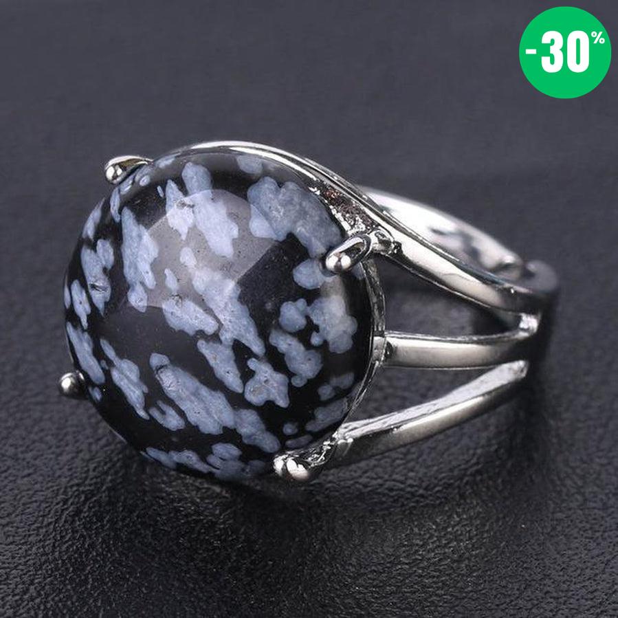 Bague cabochon en pierre sertie griffes