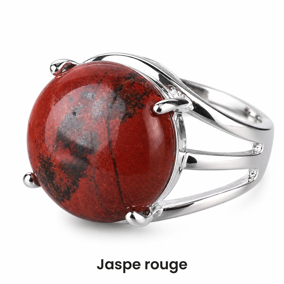 Bague cabochon en pierre sertie griffes