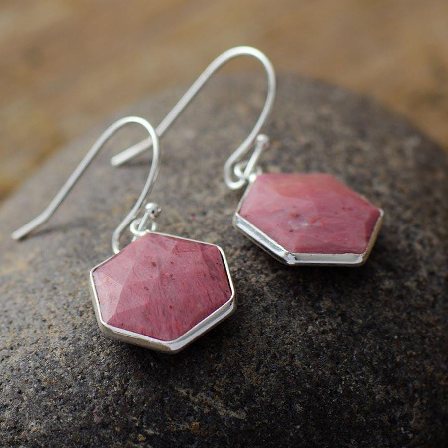 Boucles d’oreilles pendantes forme géométrique en Rhodonite