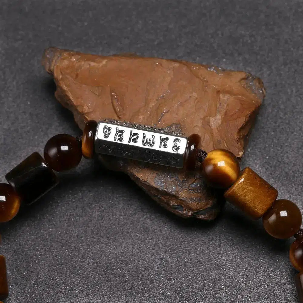 Bracelet de prière bouddhiste avec perle « Om » en pierre d'Œil de tigre