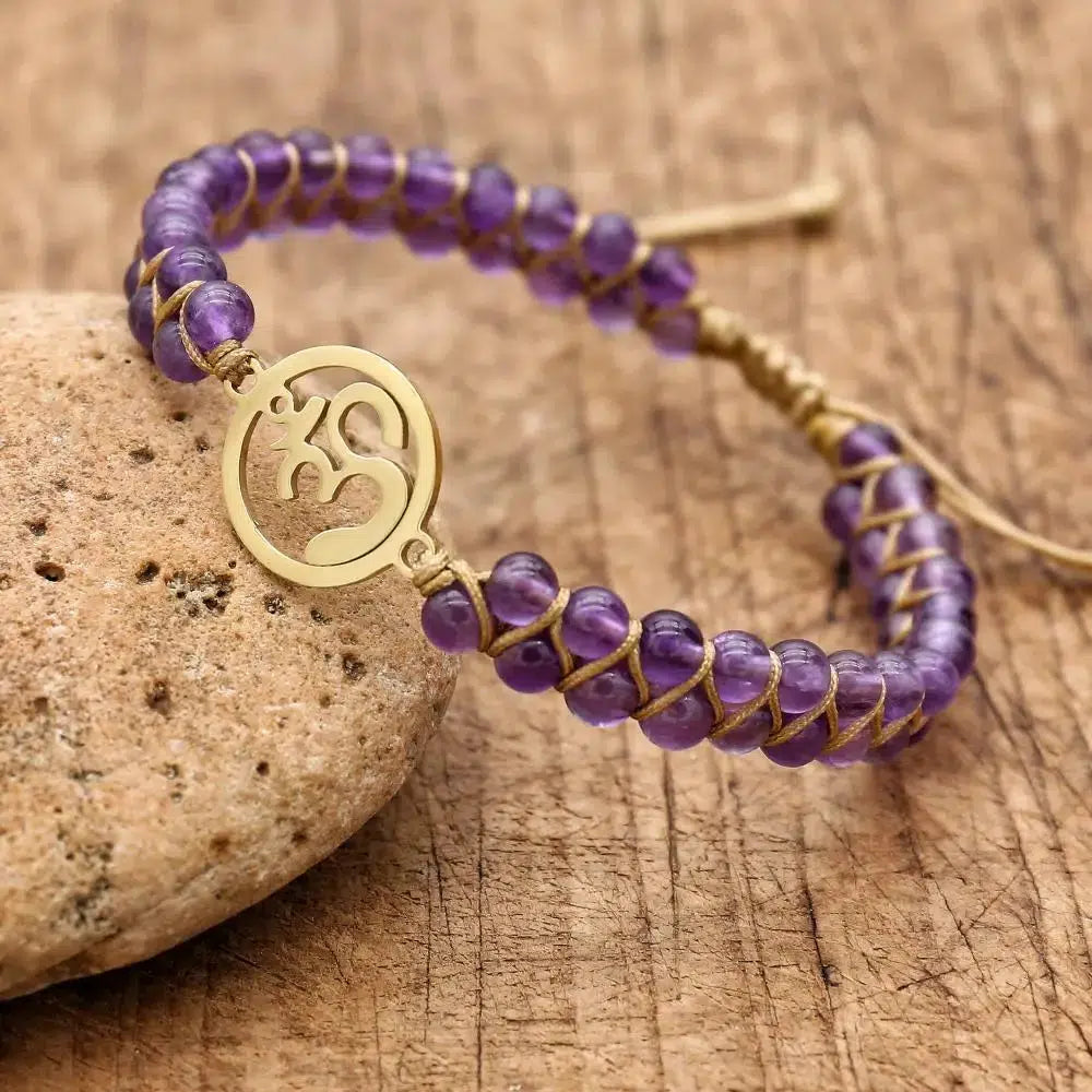 Bracelet en Améthyste avec le Symbole « OM »