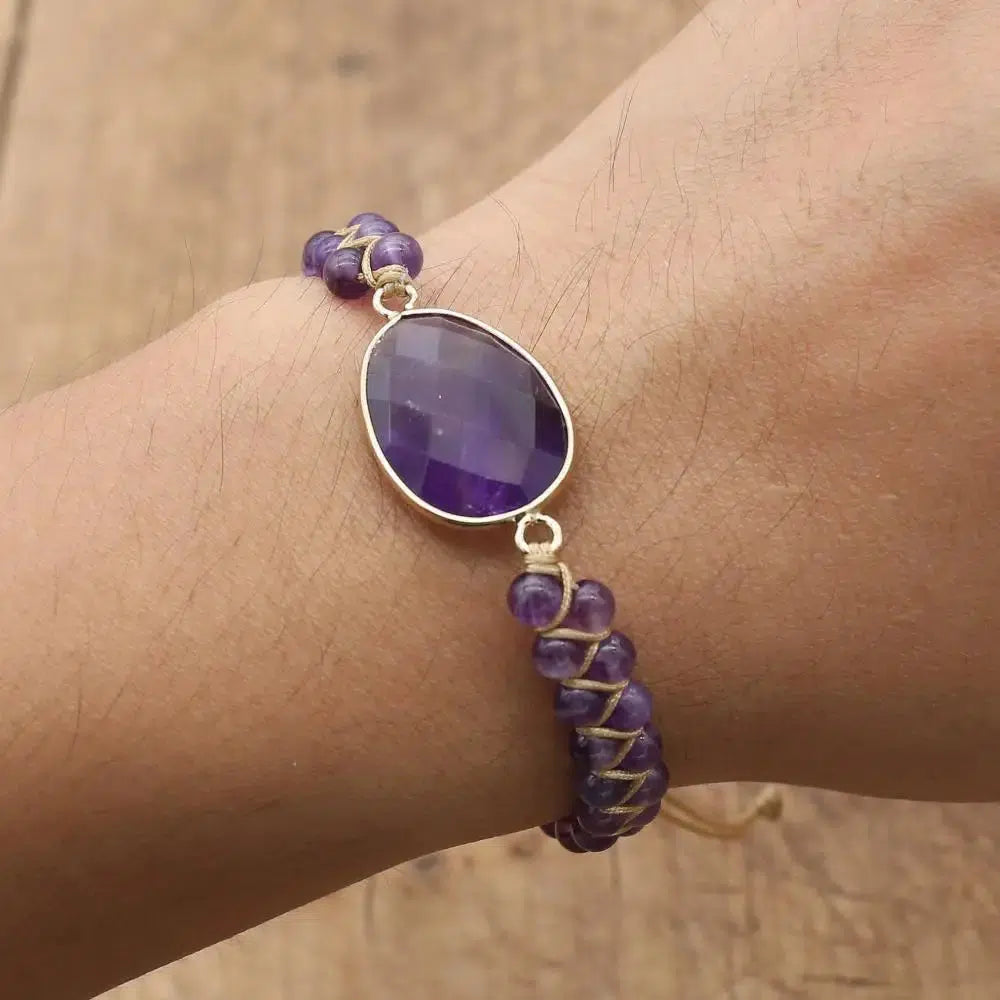 Bracelet en pierres d'Améthyste, sur macramé tressé