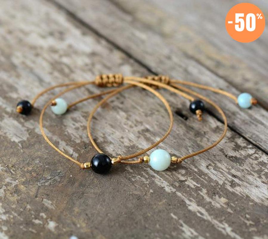 Bracelets en pierres sur cordon tressé et ciré