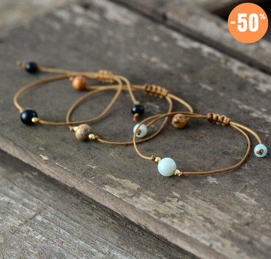 Bracelets en pierres sur cordon tressé et ciré