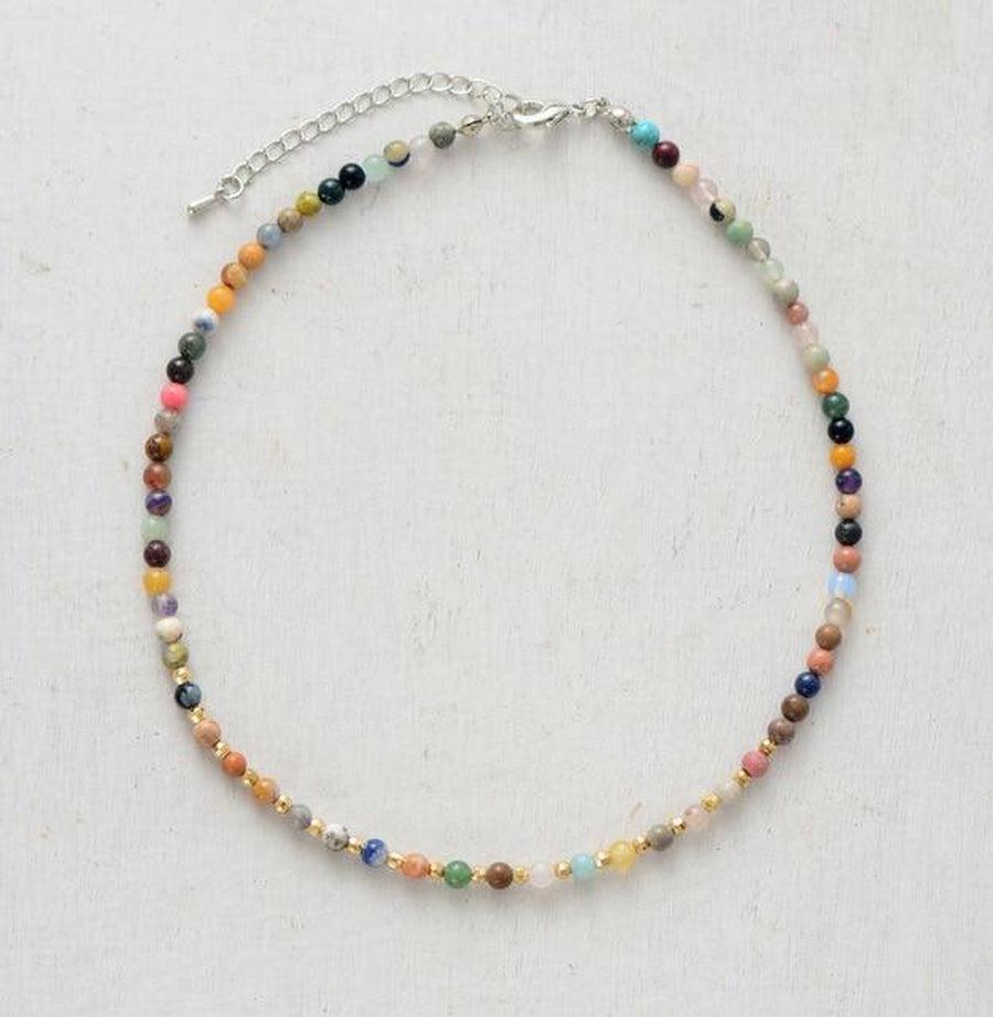 Collier de perles ras du cou