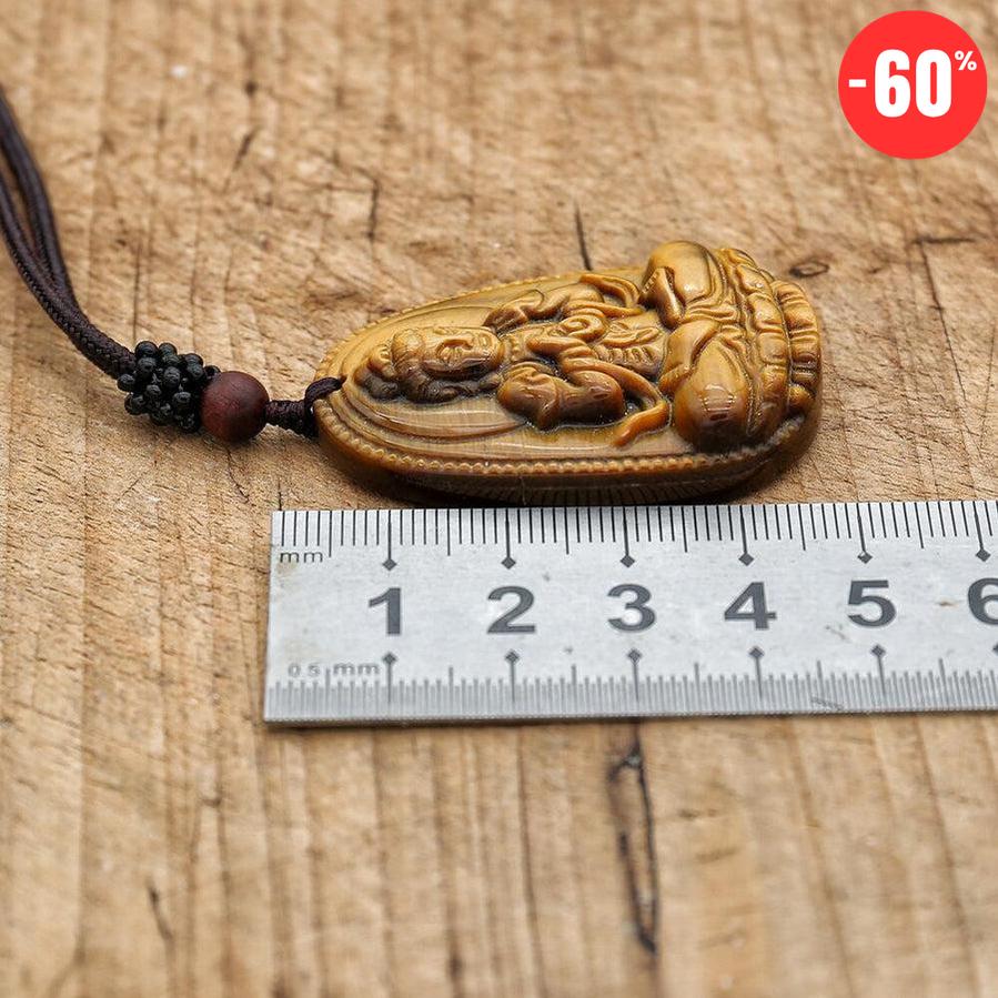 Collier en pierre naturelle en Œil de tigre sculpté à l’effigie de Bouddha