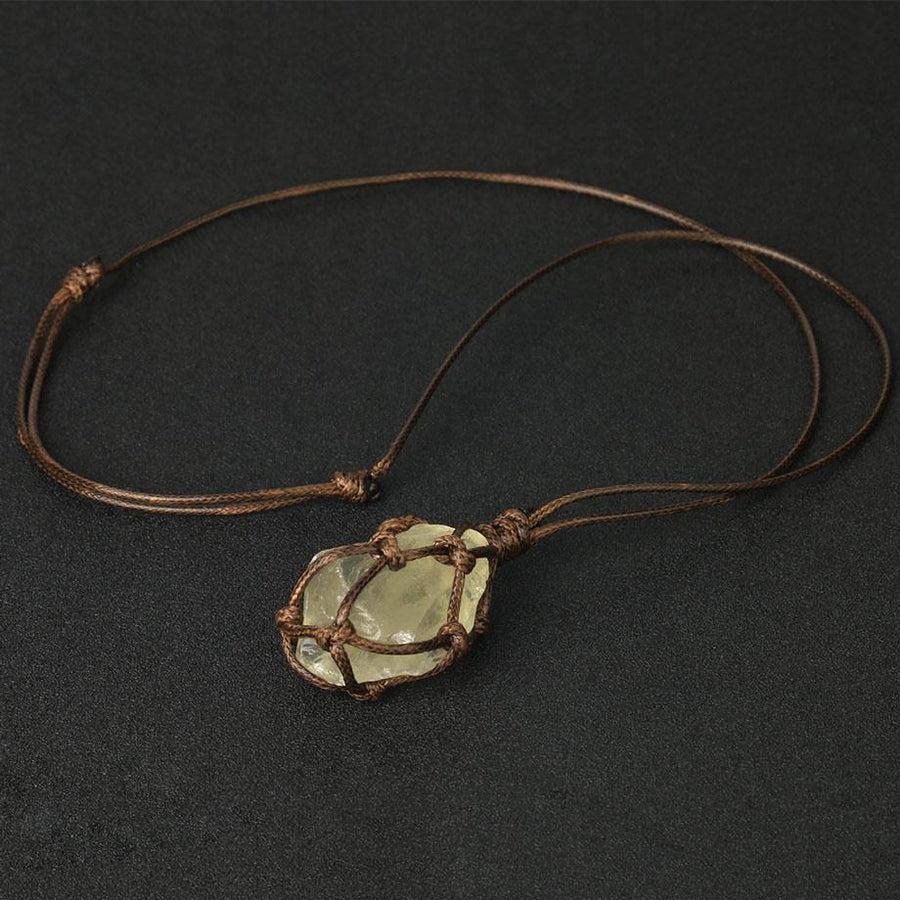 Collier pendentif en pierre irrégulière