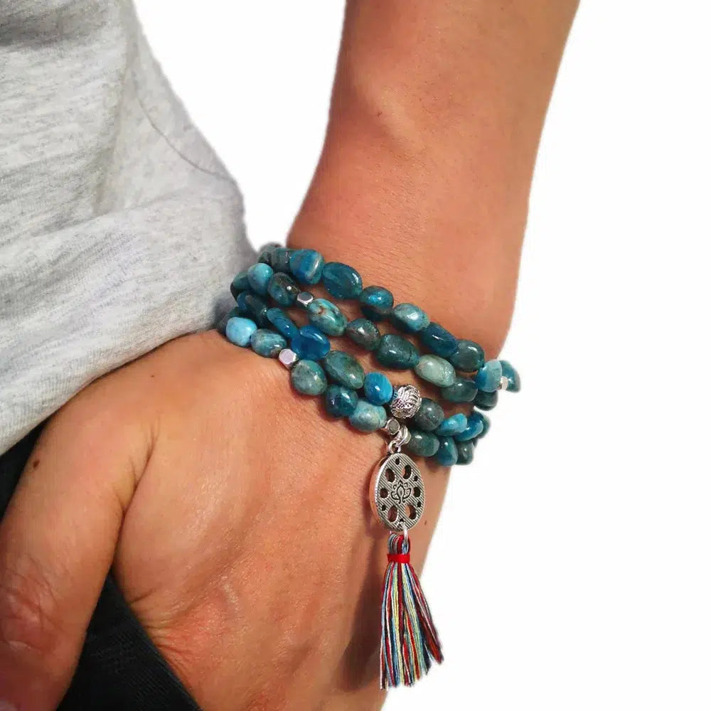 Mala en pierres semi-précieuses d'Apatite bleue