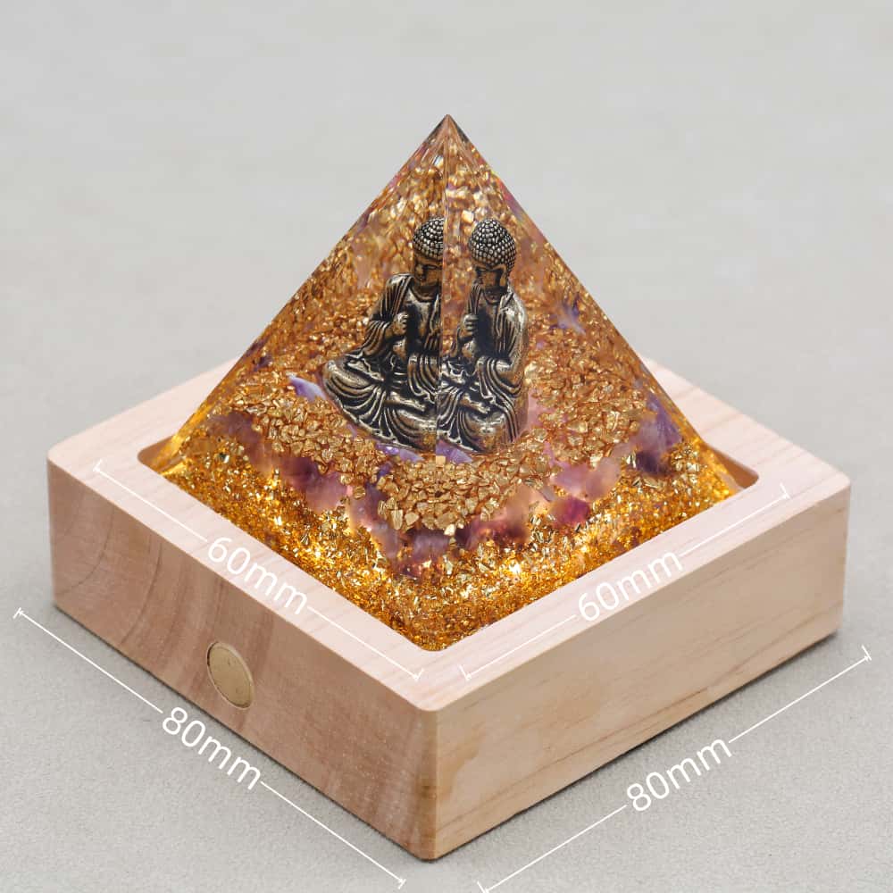 Pyramide Orgonite Bouddha de la Sagesse en Améthyste et Feuille d'or