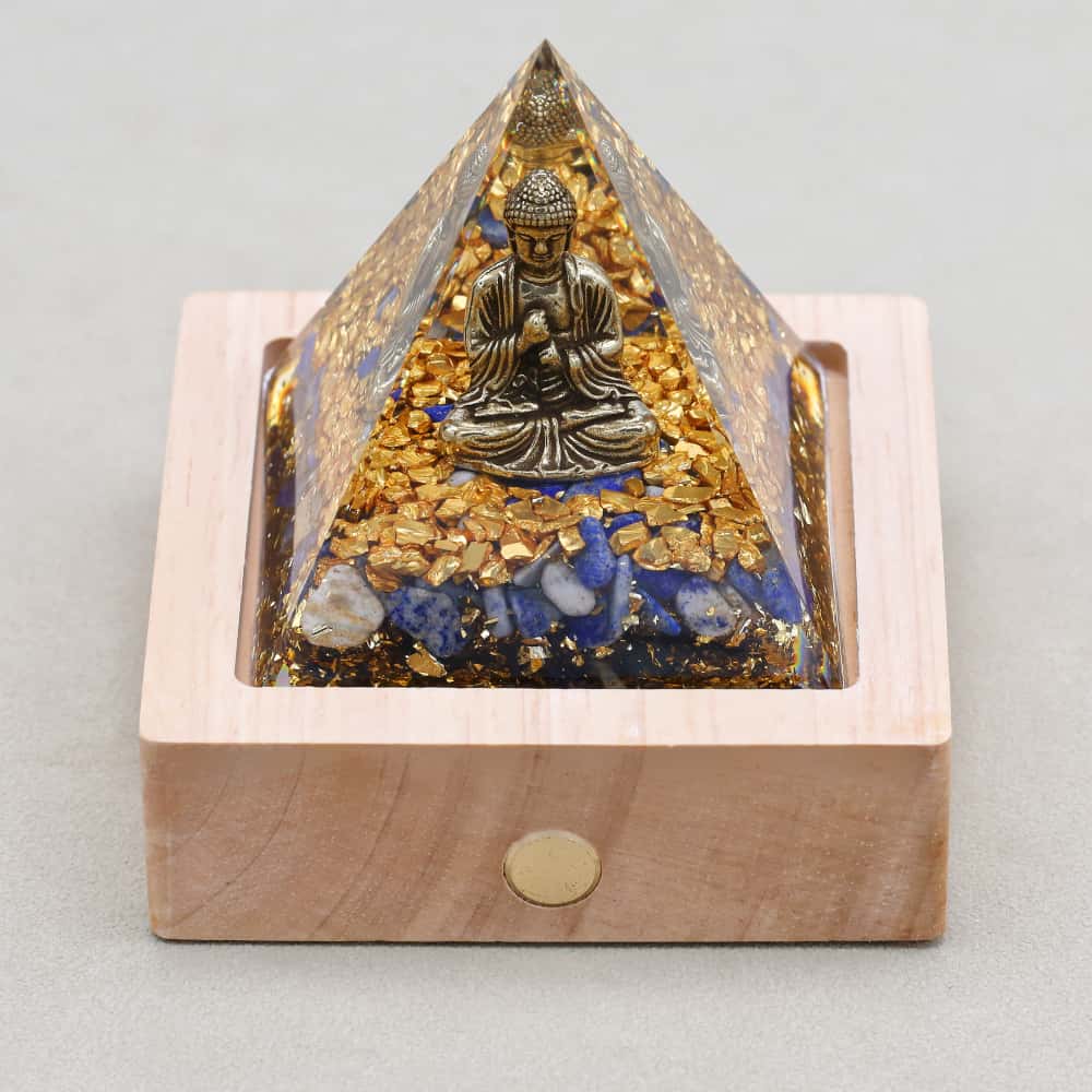 Pyramide Orgonite Bouddha de la Sagesse en Lapis Lazuli et Feuille d'or