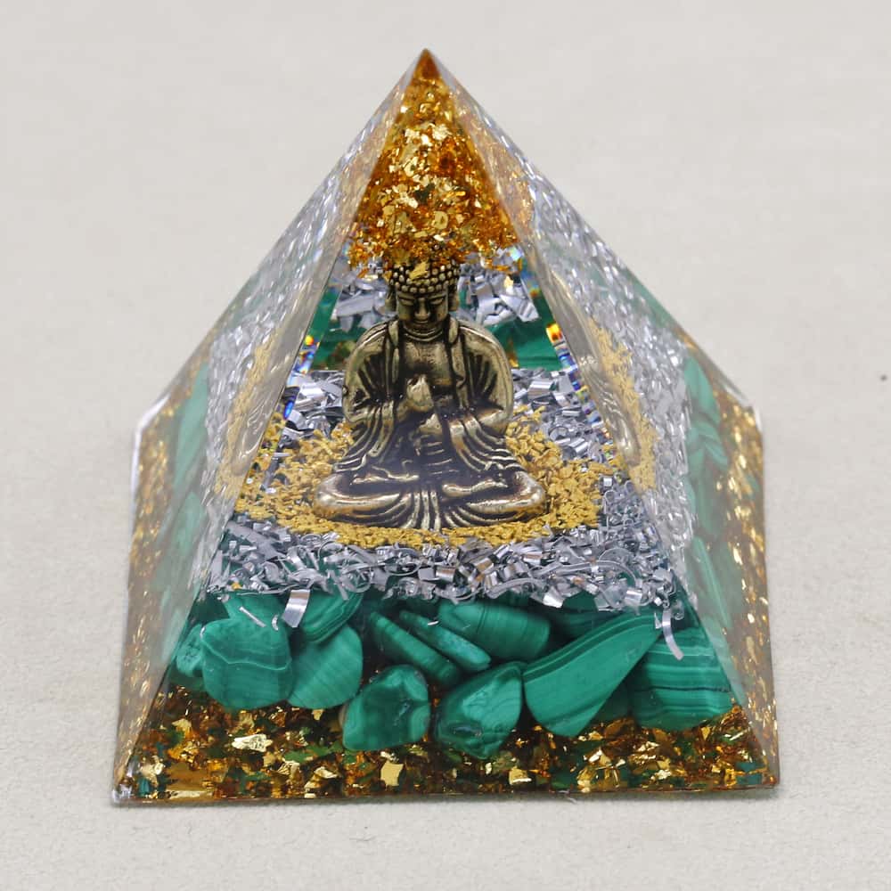 Pyramide Orgonite Bouddha de la Sagesse en Malachite et Feuille d'or