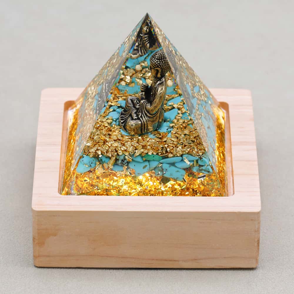 Pyramide Orgonite Bouddha de la Sagesse en Turquoise et Feuille d'or
