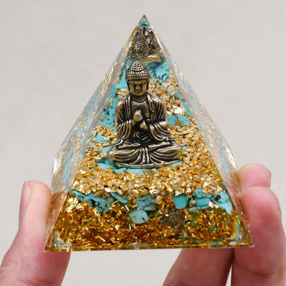 Pyramide Orgonite Bouddha de la Sagesse en Turquoise et Feuille d'or