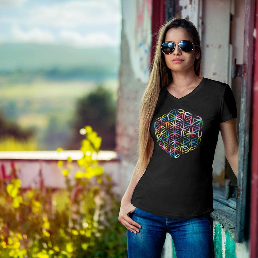 T-shirt col V en coton bio pour femme «Fleur de vie - Chakras»
