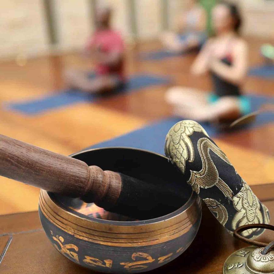Bol chantant tibétain avec son support, son maillet et un sac de rangement