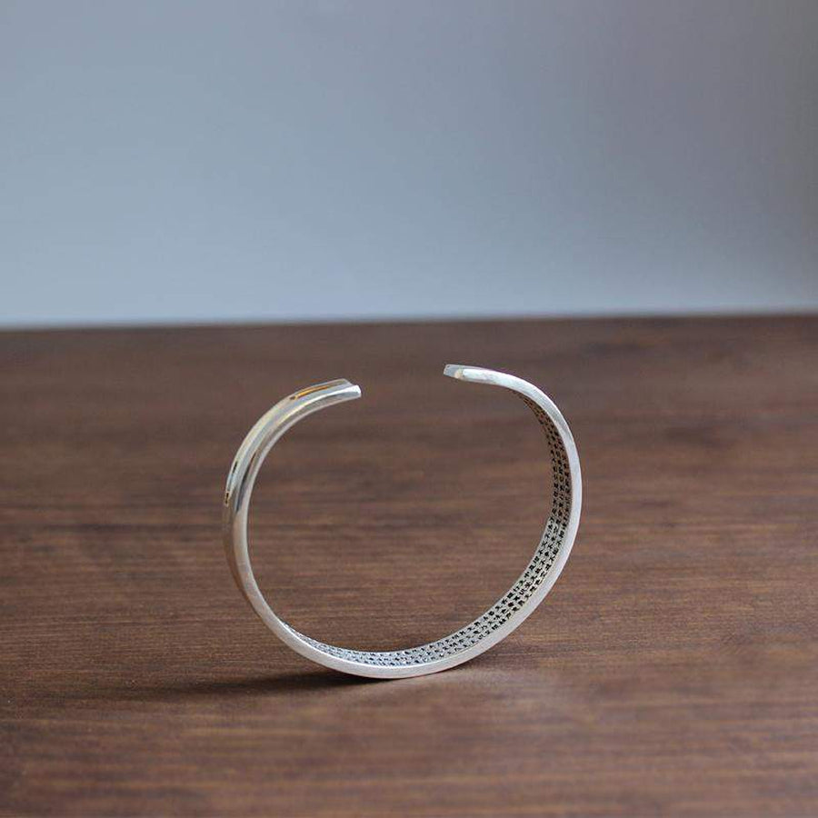 Bracelet en cuivre blanc gravé avec le sutra du coeur (PrajnaParamita)