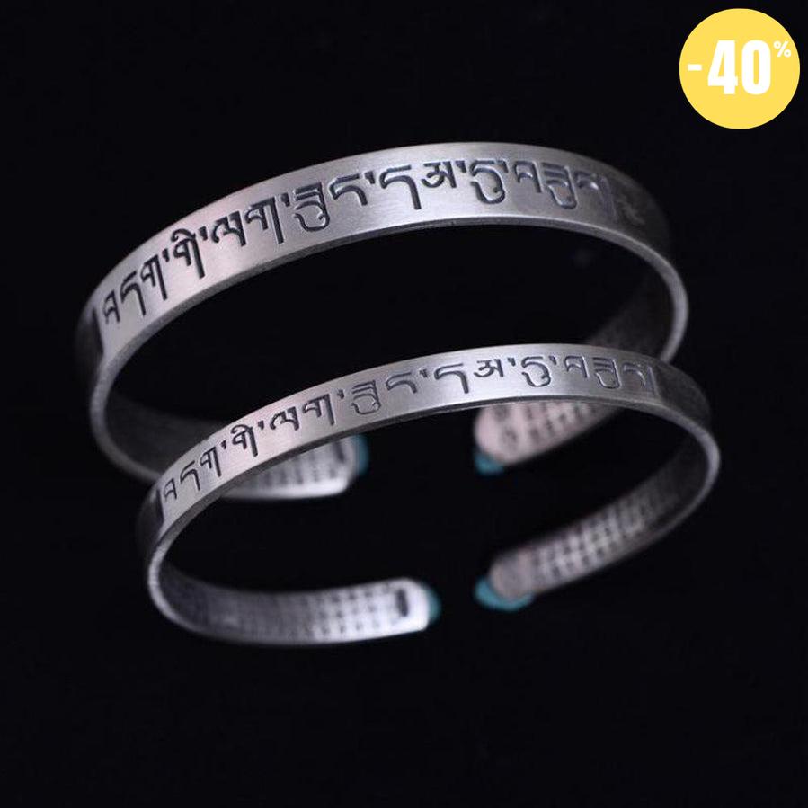 Bracelet ouvert gravé du « Om Mani Padme Hum »