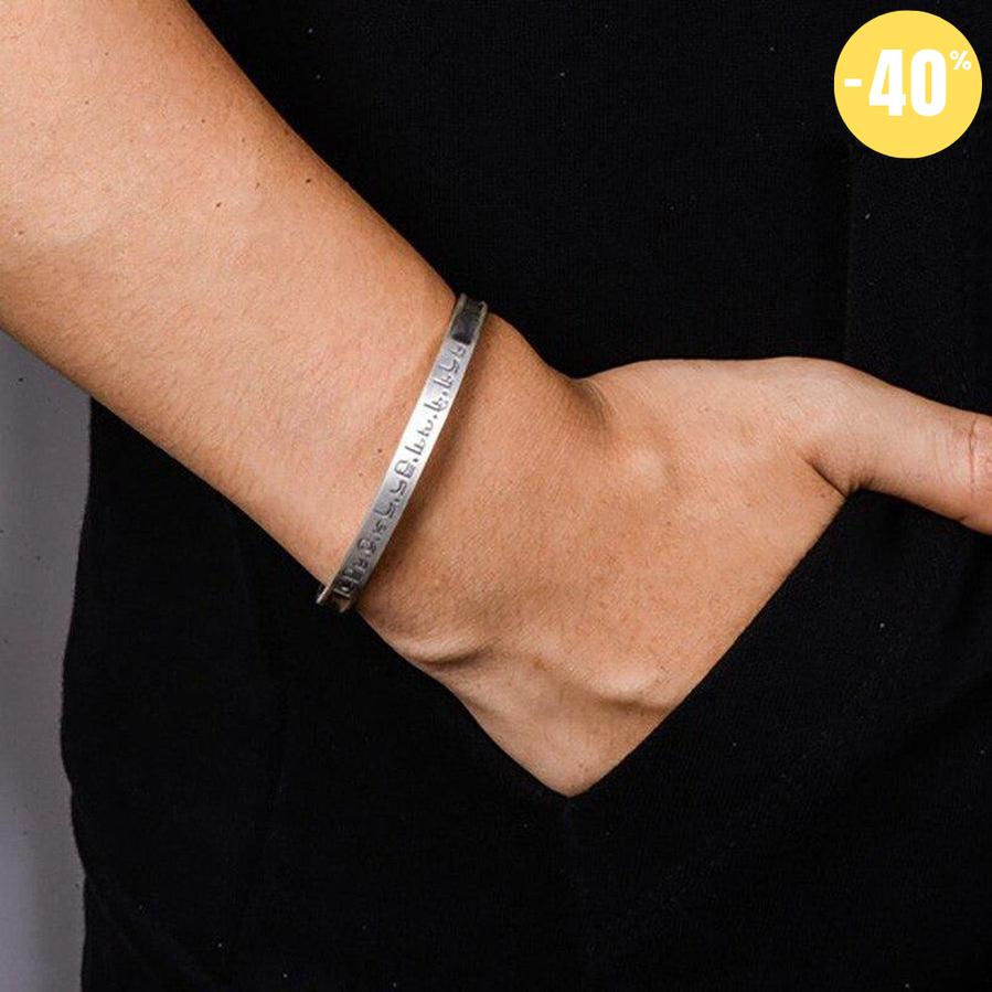 Bracelet ouvert gravé du « Om Mani Padme Hum »