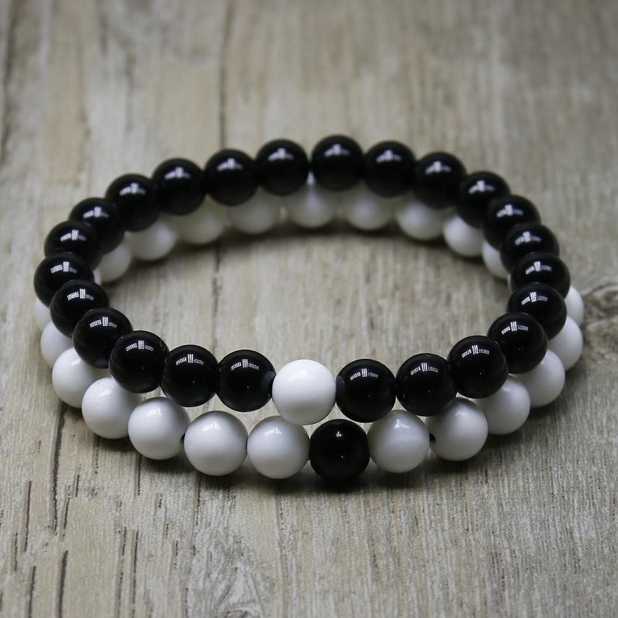 Bracelets «distance» en Onyx noir ou Howlite blanche