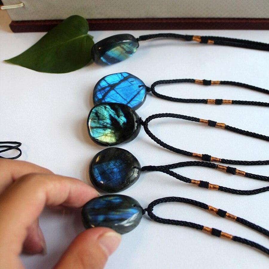 Collier pendentif pierre solitaire en Labradorite