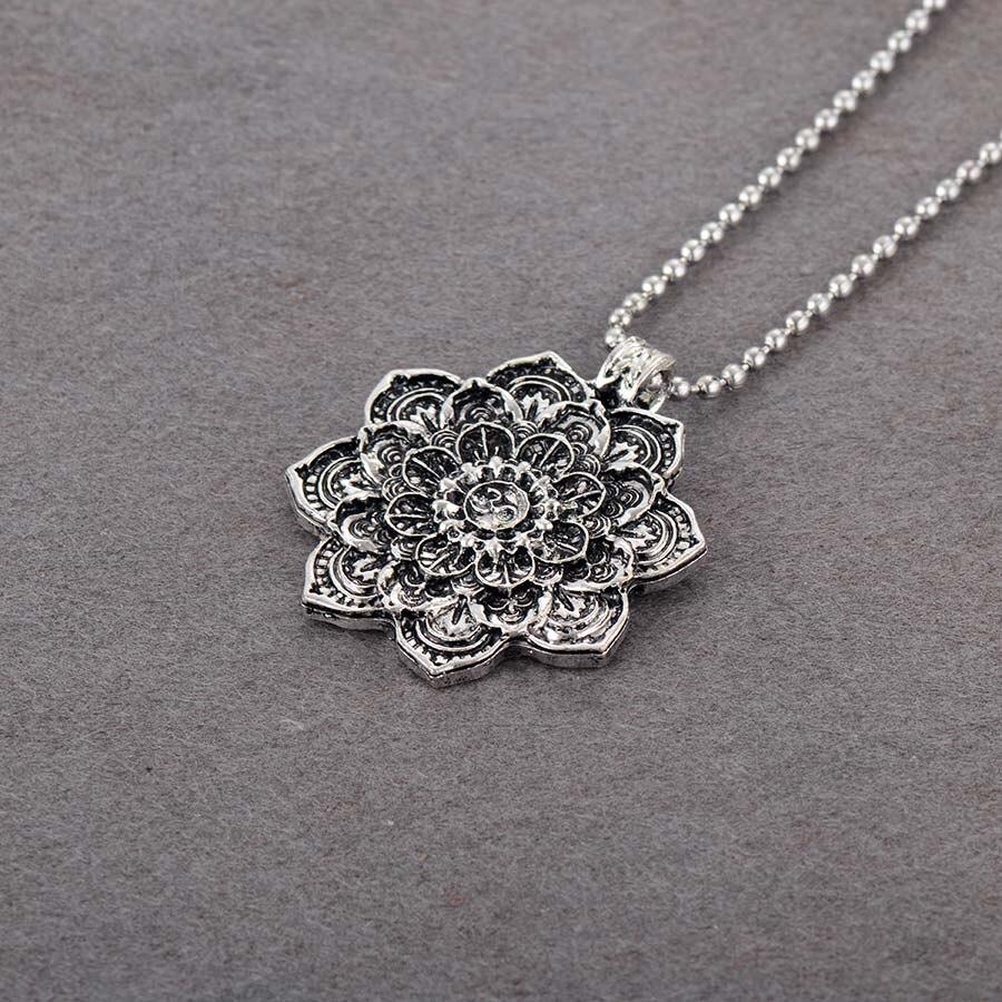 Collier pendentif tibétain mandala, Fleur de Lotus et « Om »