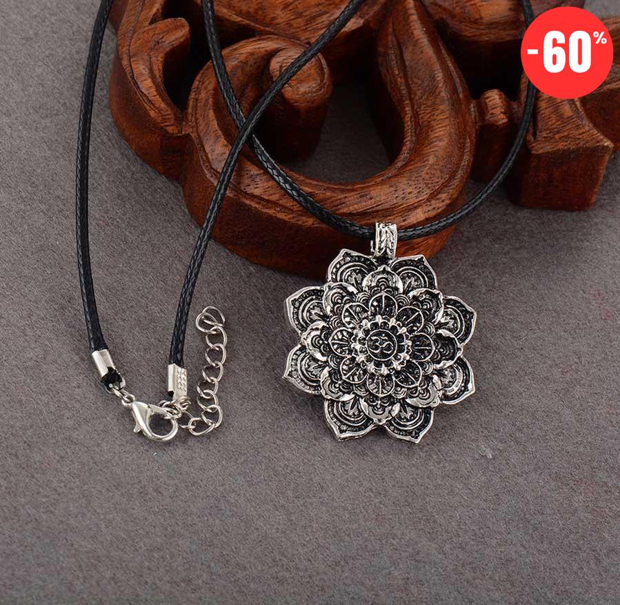 Collier pendentif tibétain mandala, Fleur de Lotus et « Om »