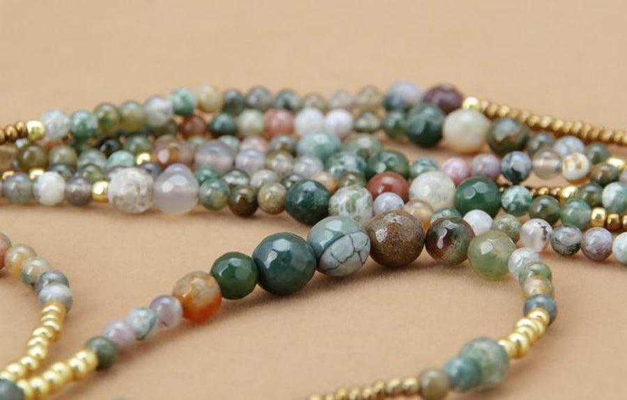 Collier sautoir bohème perlé en 3 rangs