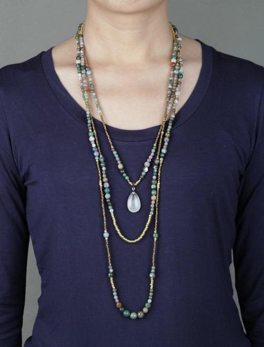 Collier sautoir bohème perlé en 3 rangs