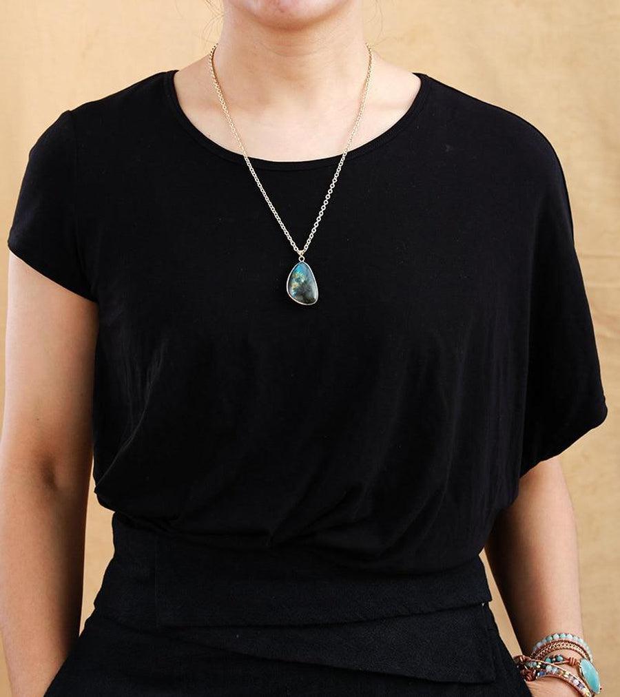Pendentif larme en Labradorite naturelle