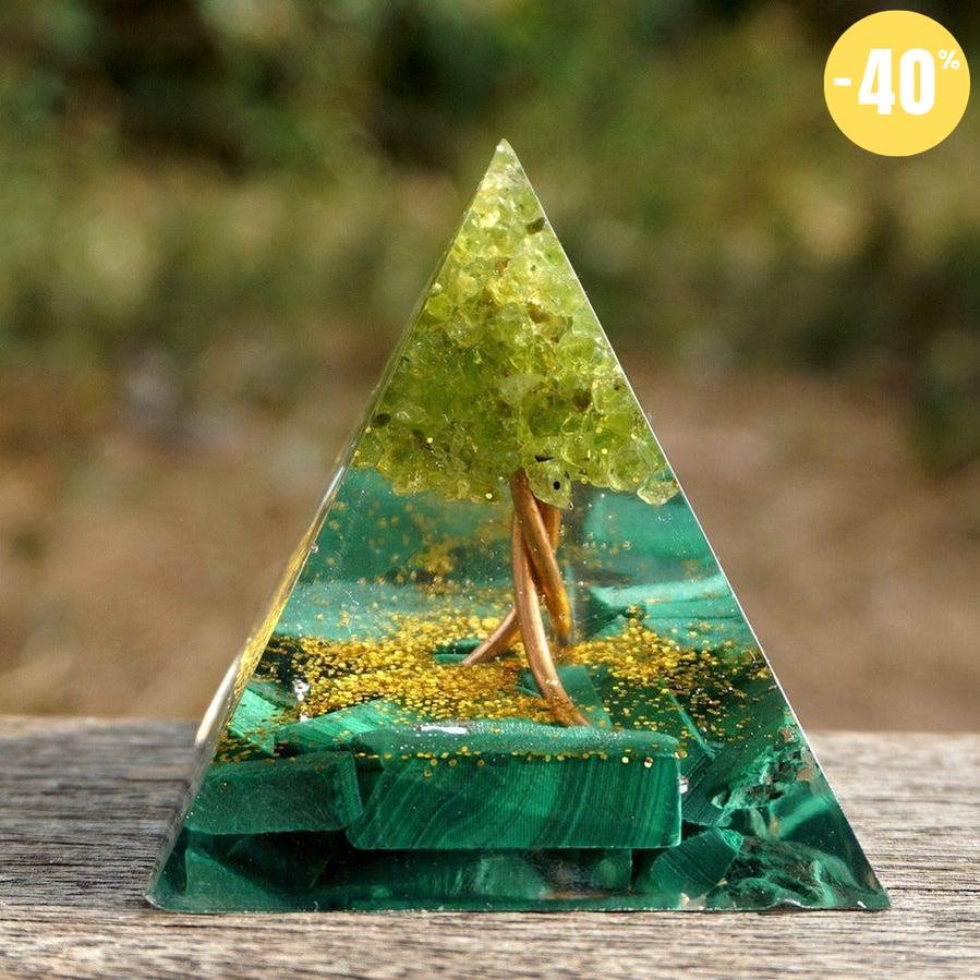 Pyramide Orgonite «Arbre de Vie» Malachite, Péridot et feuilles d’or