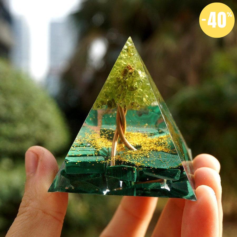 Pyramide Orgonite «Arbre de Vie» Malachite, Péridot et feuilles d’or