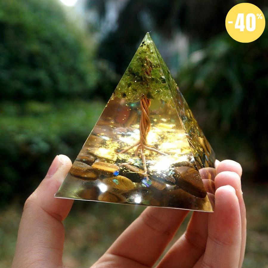 Pyramide Orgonite «Arbre de Vie» Œil de tigre, Péridot et feuilles d’or