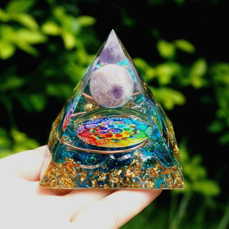 Pyramide Orgonite en Améthyste, Quartz bleu, cuivre et feuilles d’or