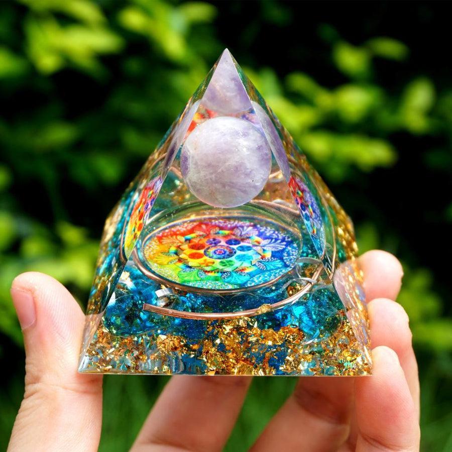 Pyramide Orgonite en Améthyste, Quartz bleu, cuivre et feuilles d’or