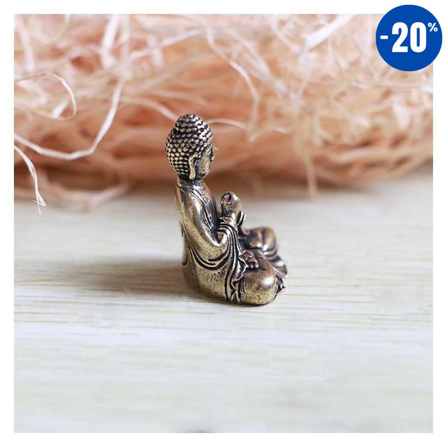 Statuette sculptée de Bouddha en laiton